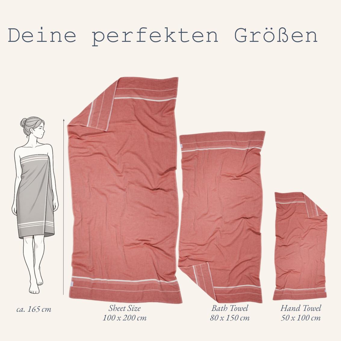 Größenübersicht für das ultraleichte Ecobain Air Towel in burnt brick: Direkter Vergleich von Badetuch, Duschtuch und Handtuch in warmem Ziegelrot zur einfachen Orientierung im Online-Shop. Saugstarkes, platzsparendes Naturfasertuch, das im Handumdrehen an der Luft trocknet.