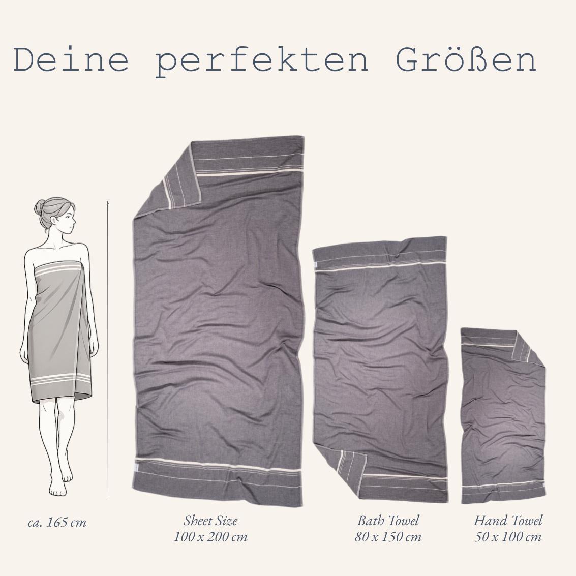 Größenübersicht für das luxuriöse Ecobain Cocoon Towel in storm cloud: Direkter Vergleich von Badetuch, Duschtuch und Handtuch in zeitlosem Schiefergrau zur Orientierung im Online-Shop. Besonders dickes, saugstarkes Naturfasertuch für pure Wellness-Momente zu Hause.