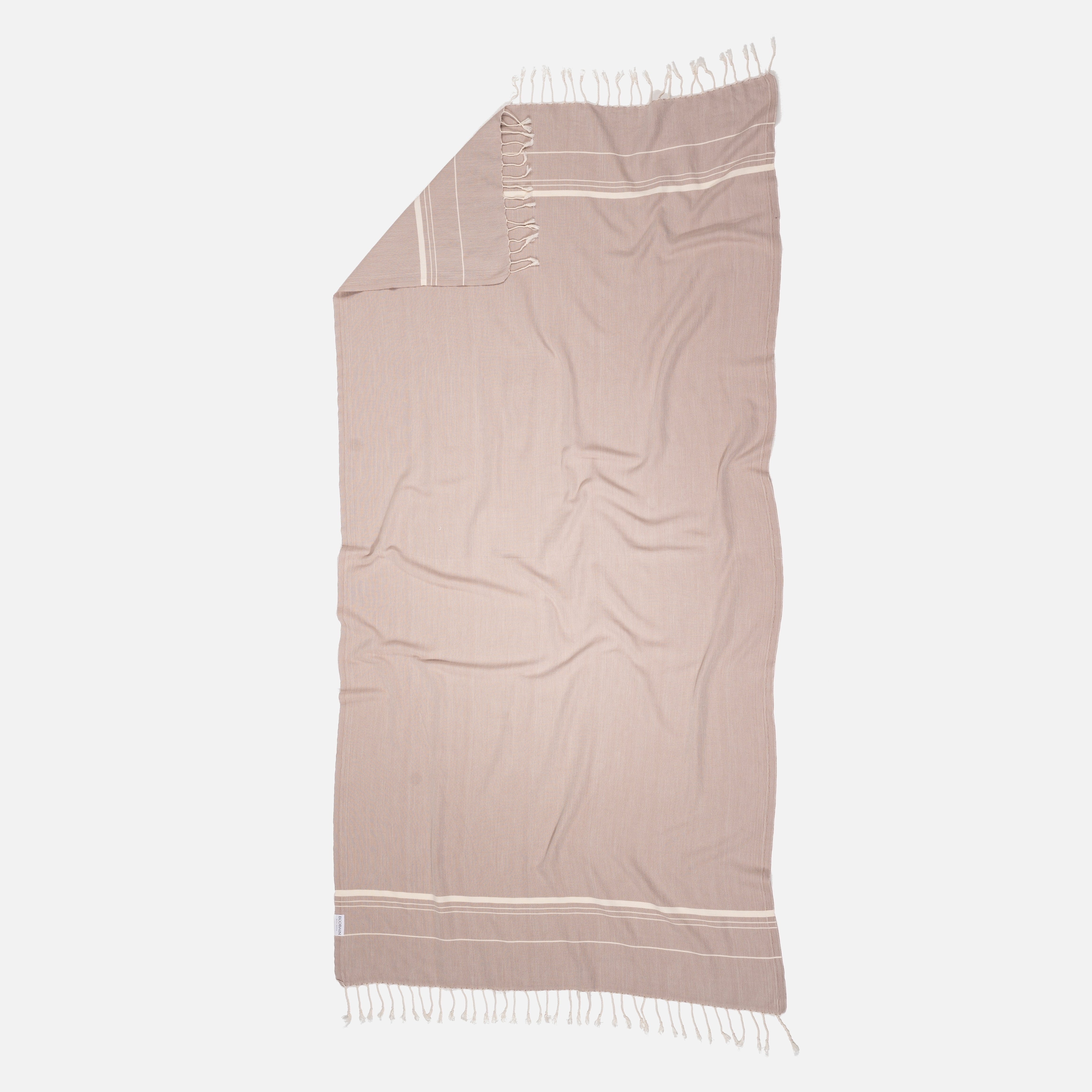 Nahaufnahme der feinen Dobby Webung des Ecobain Premiumtuchs 'Bathroom Air' im harmonischen Schieferton Dusty Pier. Das Bild verdeutlicht die smarte Textur, die dieses ultraleichte Tuch zu einem kompromisslos saugstarken Begleiter macht. Ein ehrliches Design Statement für alle, die ein nachhaltiges, besseres Microfasertuch suchen und bei Frische sowie garantierter Plastikfreiheit keinerlei Abstriche machen wollen.