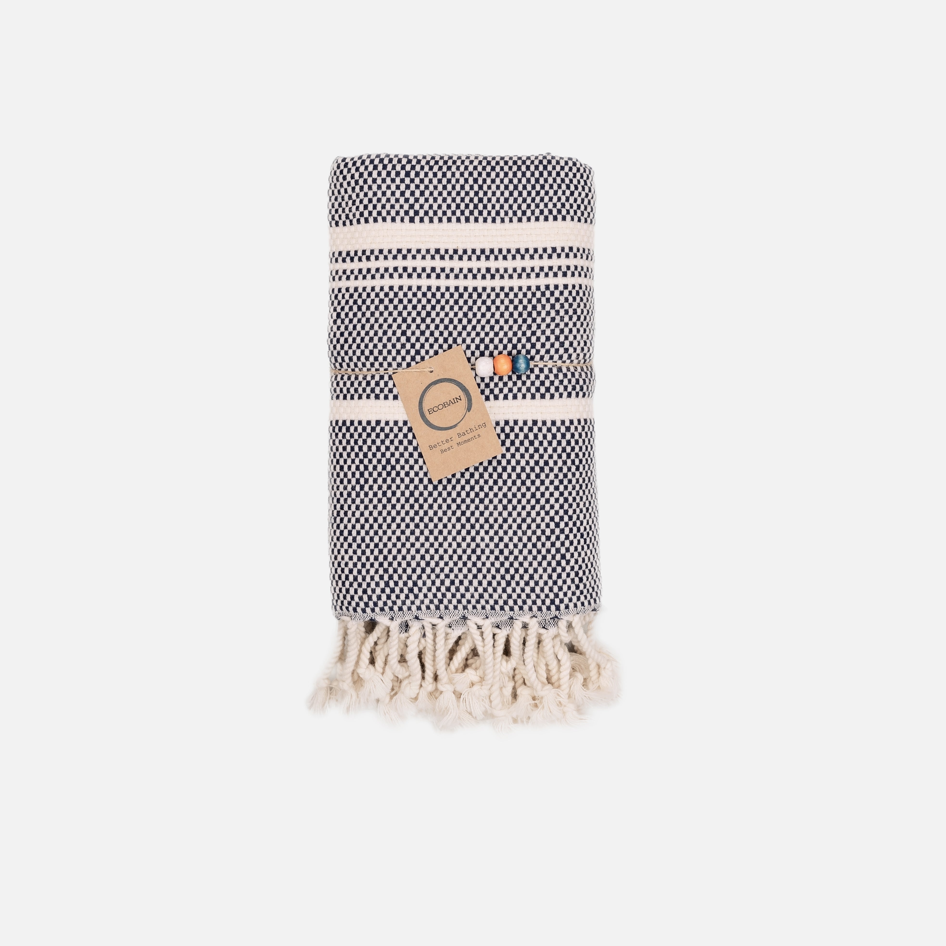 Fest gewebtes Ecobain Spa-Tuch aus der Kollektion 'Bathroom Grit' in tiefem Marineblau. Das strukturierte Wellnesstuch in der klassischen Größe 80x150 cm nutzt die Kraft der Naturfasern für einen sanften Massage-Effekt auf der Haut. Ideal nach dem Duschen oder Baden, um die Durchblutung anzuregen und deine tägliche Routine in ein vitalisierendes Wohlfühl-Ritual zu verwandeln.