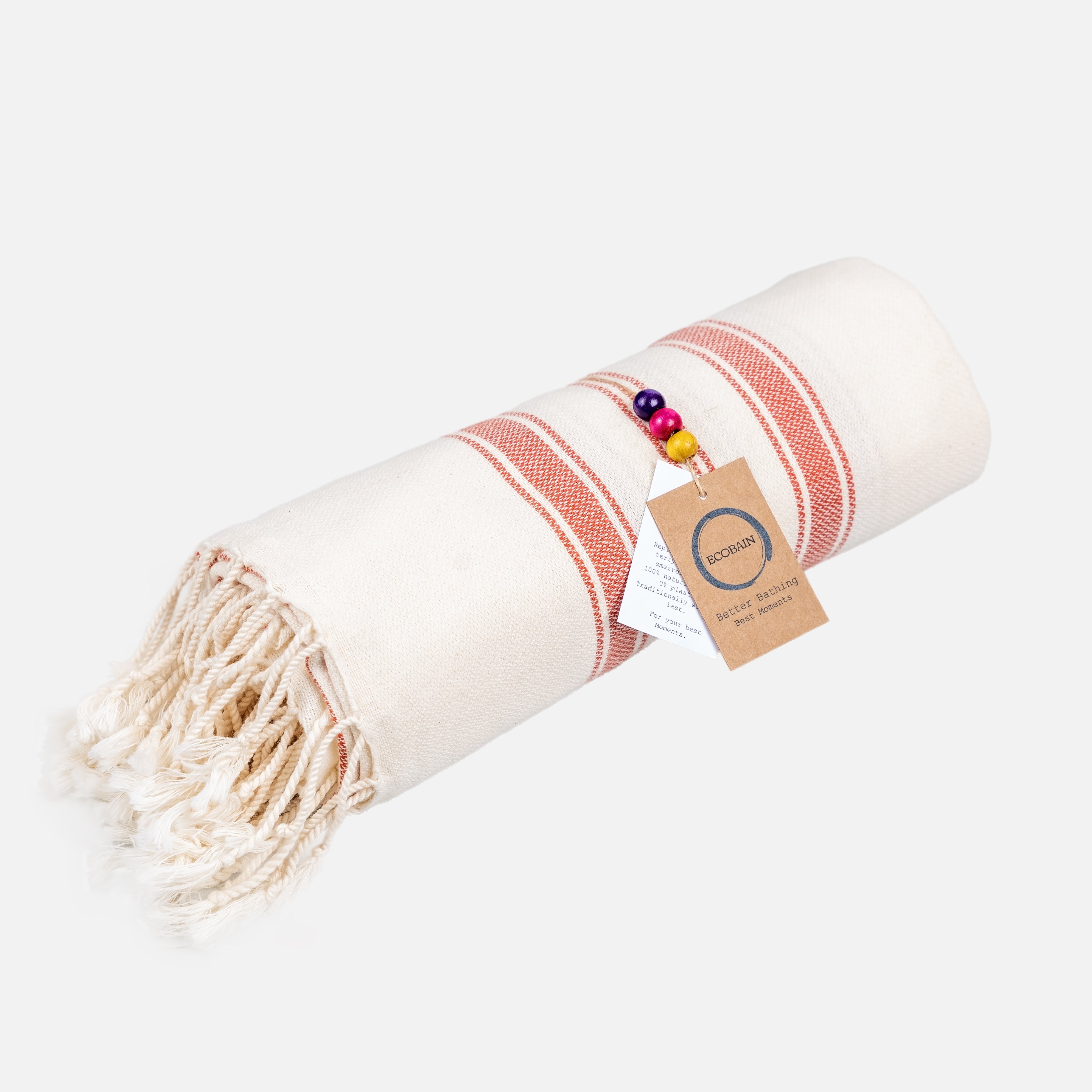 Detailaufnahme der traditionellen Webstruktur des Ecobain Hamamtuchs 'New Classic' in tiefem Rostrot. Das Bild zeigt die meisterhafte Verarbeitung der weichen, gekämmten Baumwolle. Ein ehrliches und plastikfreies Design Statement für pestizidfreien Anbau, das extreme Saugkraft mit Langlebigkeit vereint und sich dank der edlen Haptik wunderbar als hochwertiges Geschenk eignet.